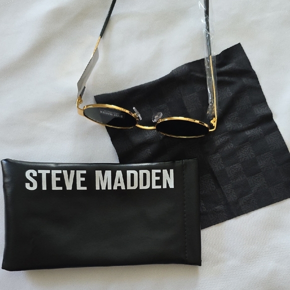 Steve Madden Modern Oval Gold and Black Sunglasses W/ Green Lenses New - Picture 9 of 9